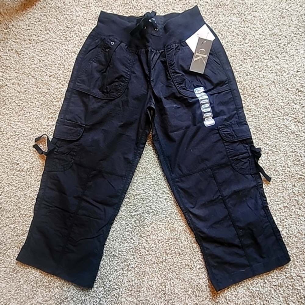 NWT Calvin Klein Women's Capri Cargo Pants Sz S Black Light Weight